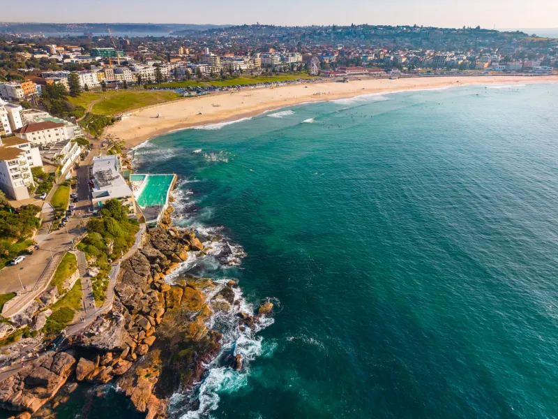 The Calculated Escape: Why the Finest Beach Clubs Thrive Just Beyond the City's Edge